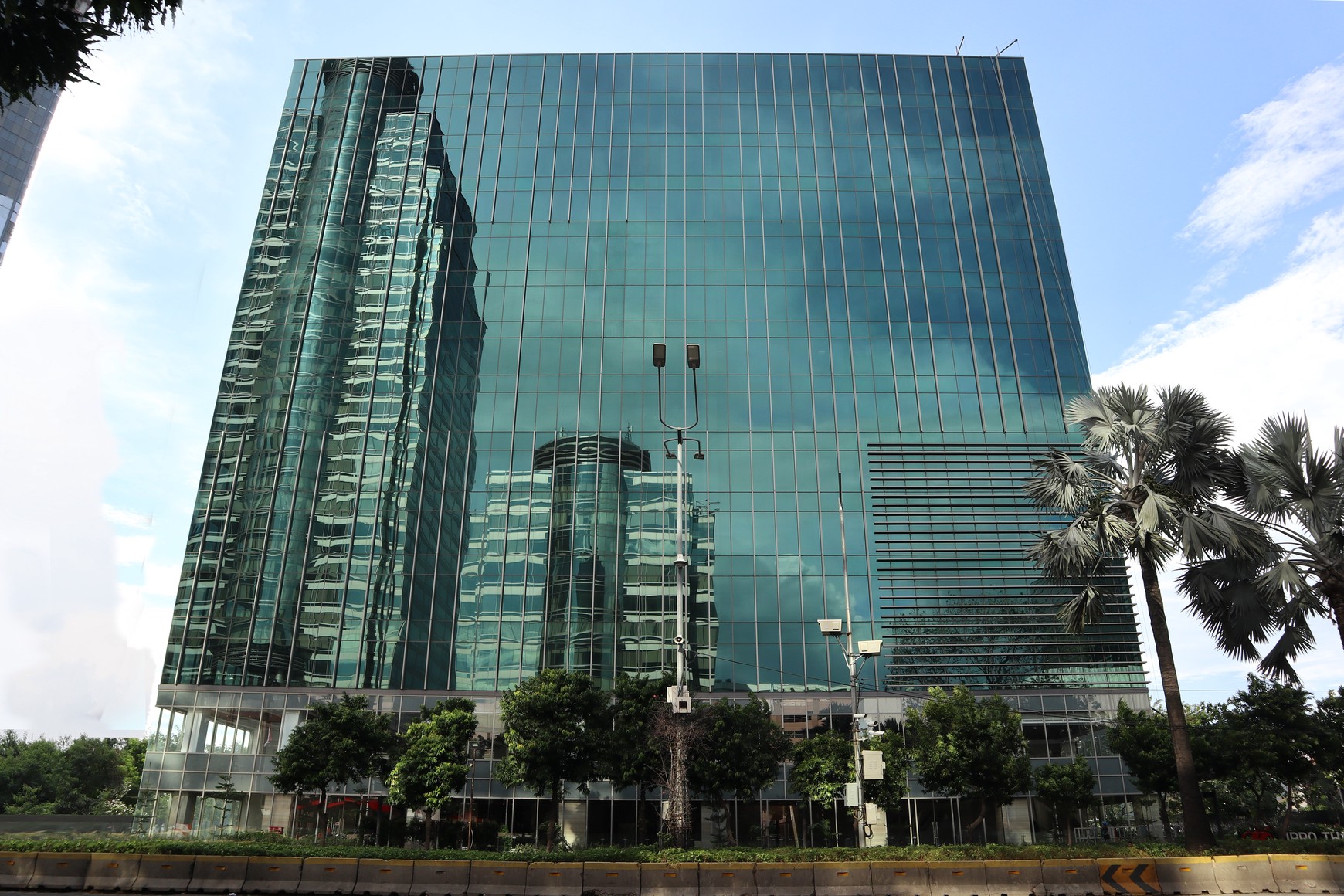 Dijual & di sewakan Office Space Lippo Thamrin Lt. 12 - Jakarta Pusat