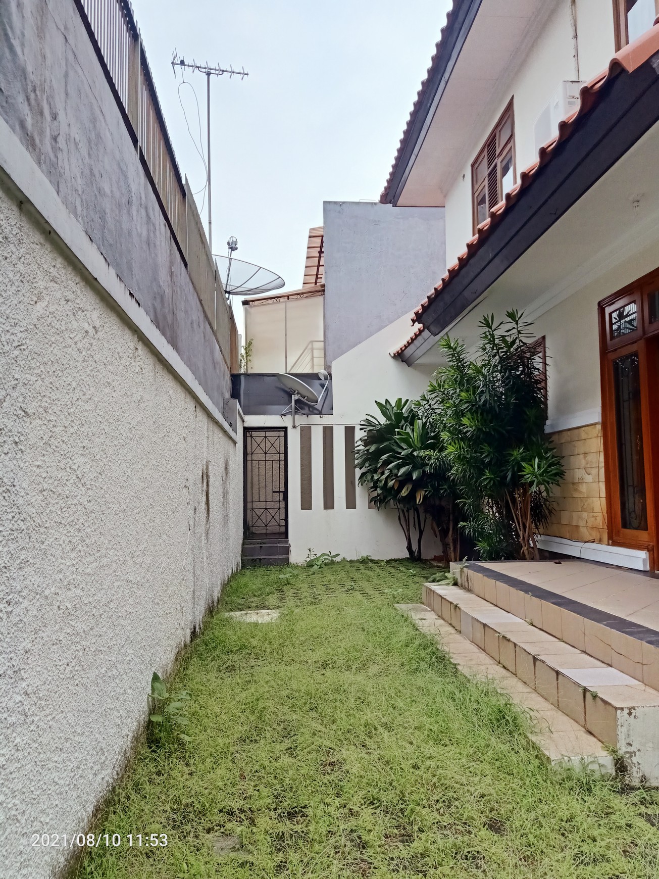 Rumah cantik kawasan eksklusif Bintaro sektor 9