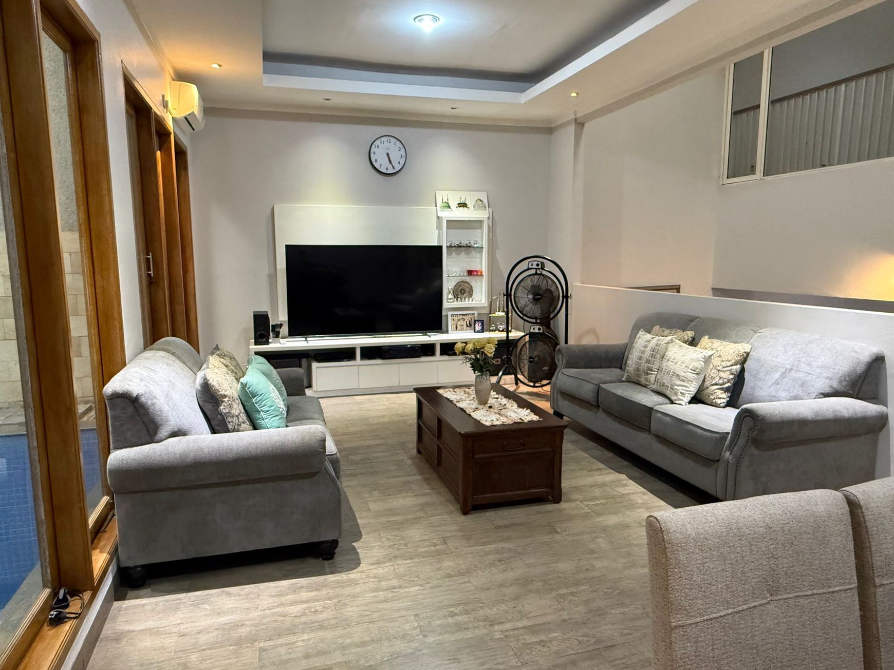 Rumah Design MEWAH dan Siap Huni. @Kebayoran Village, Bintaro