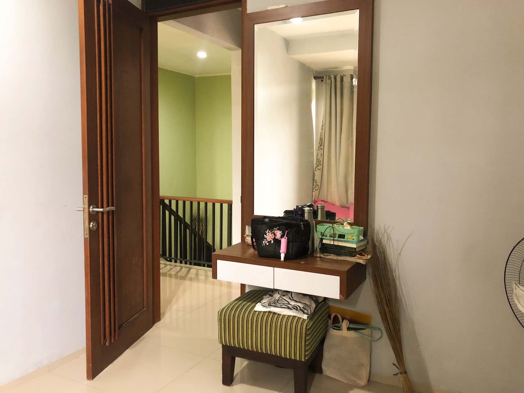 Rumah Luas Di Area Bisnis Sektor 5 Pisok Bintaro Jaya