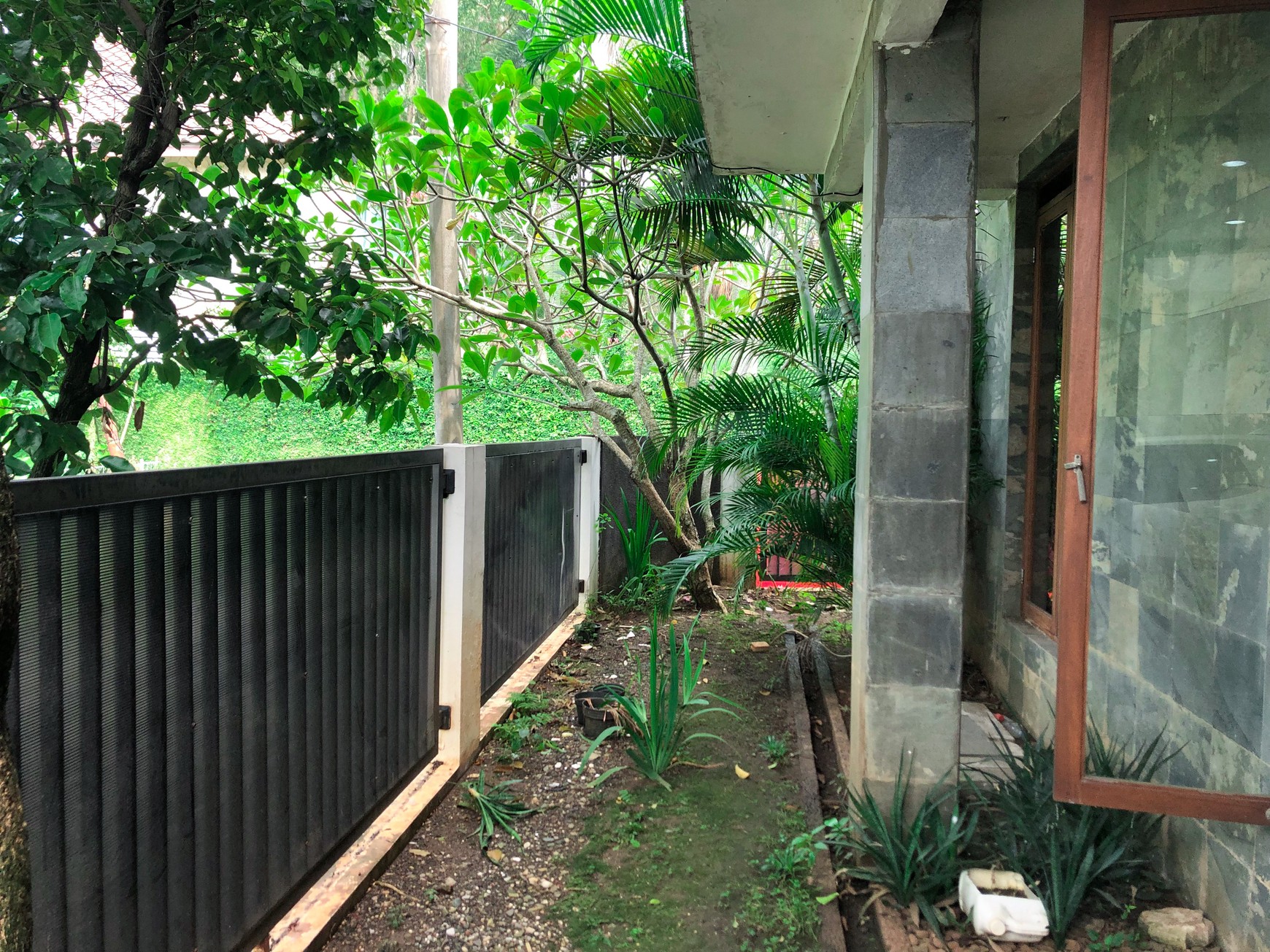 Rumah Luas Di Area Bisnis Sektor 5 Pisok Bintaro Jaya