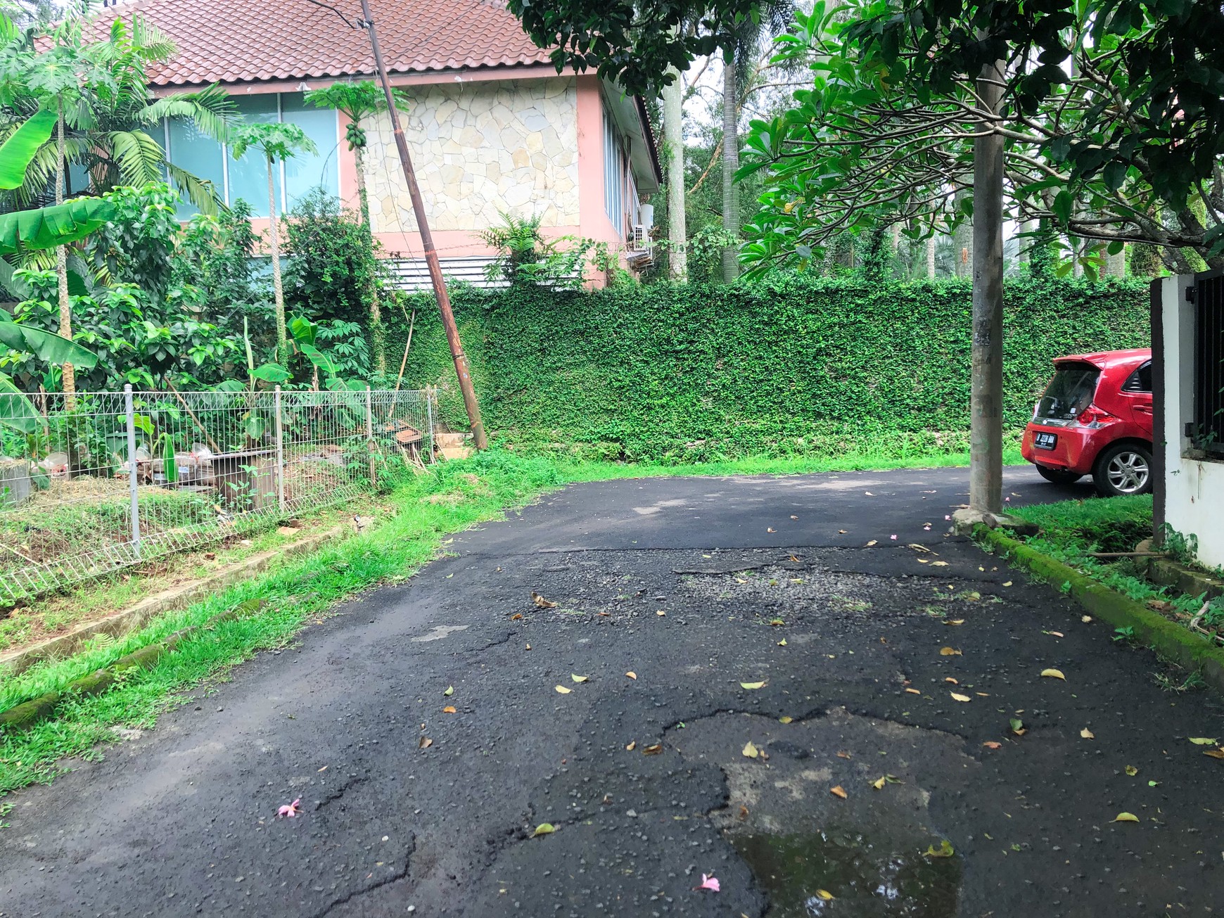 Rumah Luas Di Area Bisnis Sektor 5 Pisok Bintaro Jaya