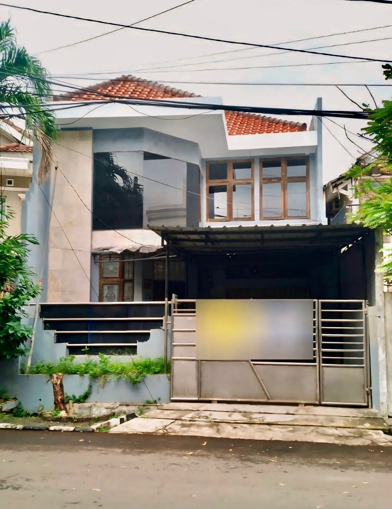 Rumah Siap Huni dengan Hunian Nyaman dan Asri di Bintaro.