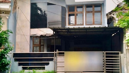 Rumah Siap Huni dengan Hunian Nyaman dan Asri di Bintaro.
