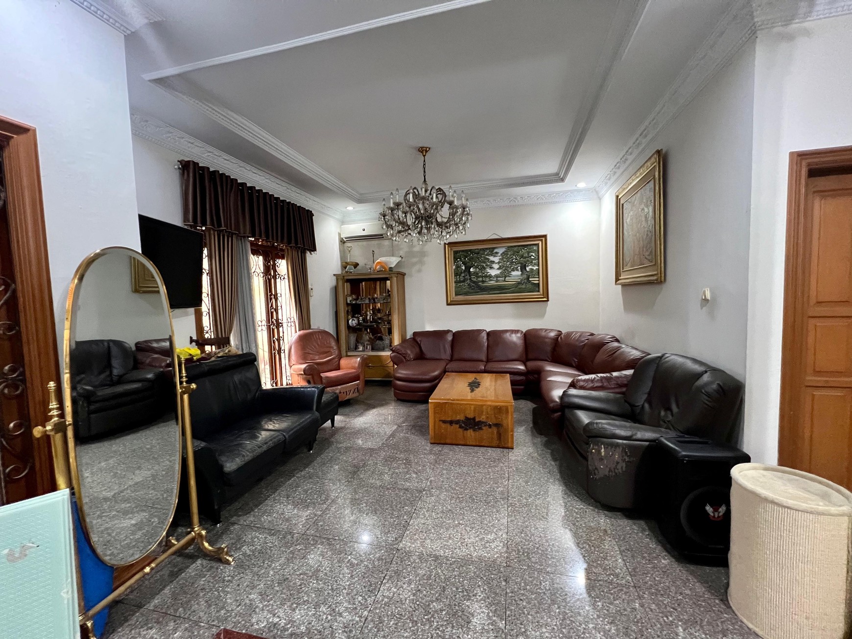 Dijual Rumah lama terawat di Menteng 