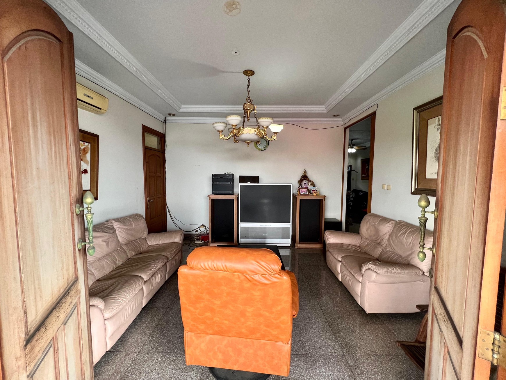 Rumah dijual nyaman, lokasi strategis di Cipete Jaksel