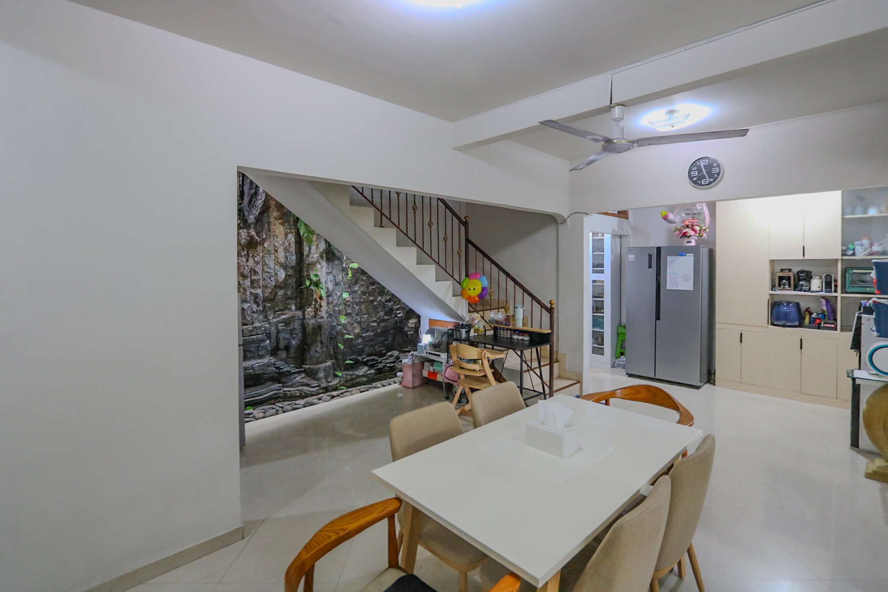 RUMAH COZY DI MALEO BINTARO, DEKAT JALAN TOL, AKSES MUDAH KE PONDOK INDAH, BSD CITY