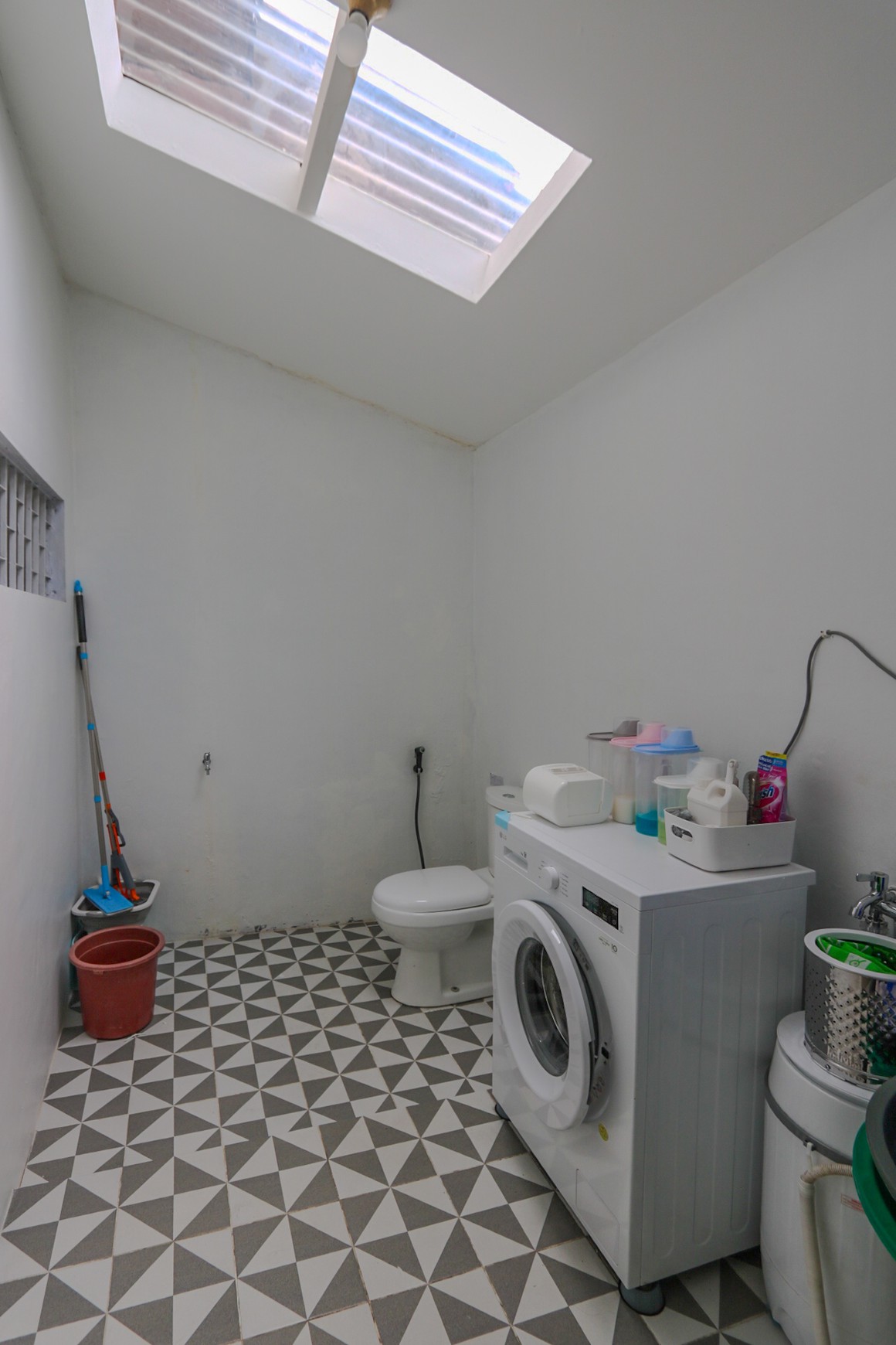 RUMAH COZY DI MALEO BINTARO, DEKAT JALAN TOL, AKSES MUDAH KE PONDOK INDAH, BSD CITY