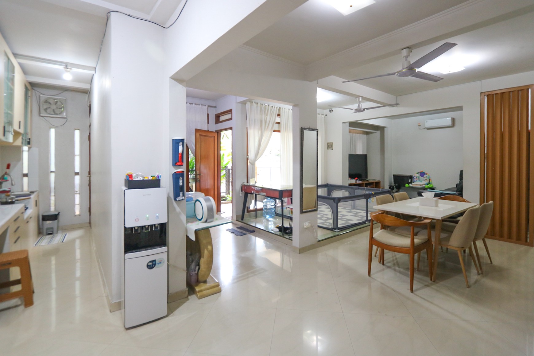 RUMAH COZY DI MALEO BINTARO, DEKAT JALAN TOL, AKSES MUDAH KE PONDOK INDAH, BSD CITY