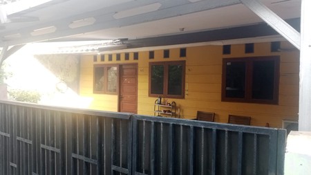 Rumah Semi Furnished dengan 3 KT 2 KM Siap Huni dengan Hunian Nyaman dan Asri di Jakrta Barat