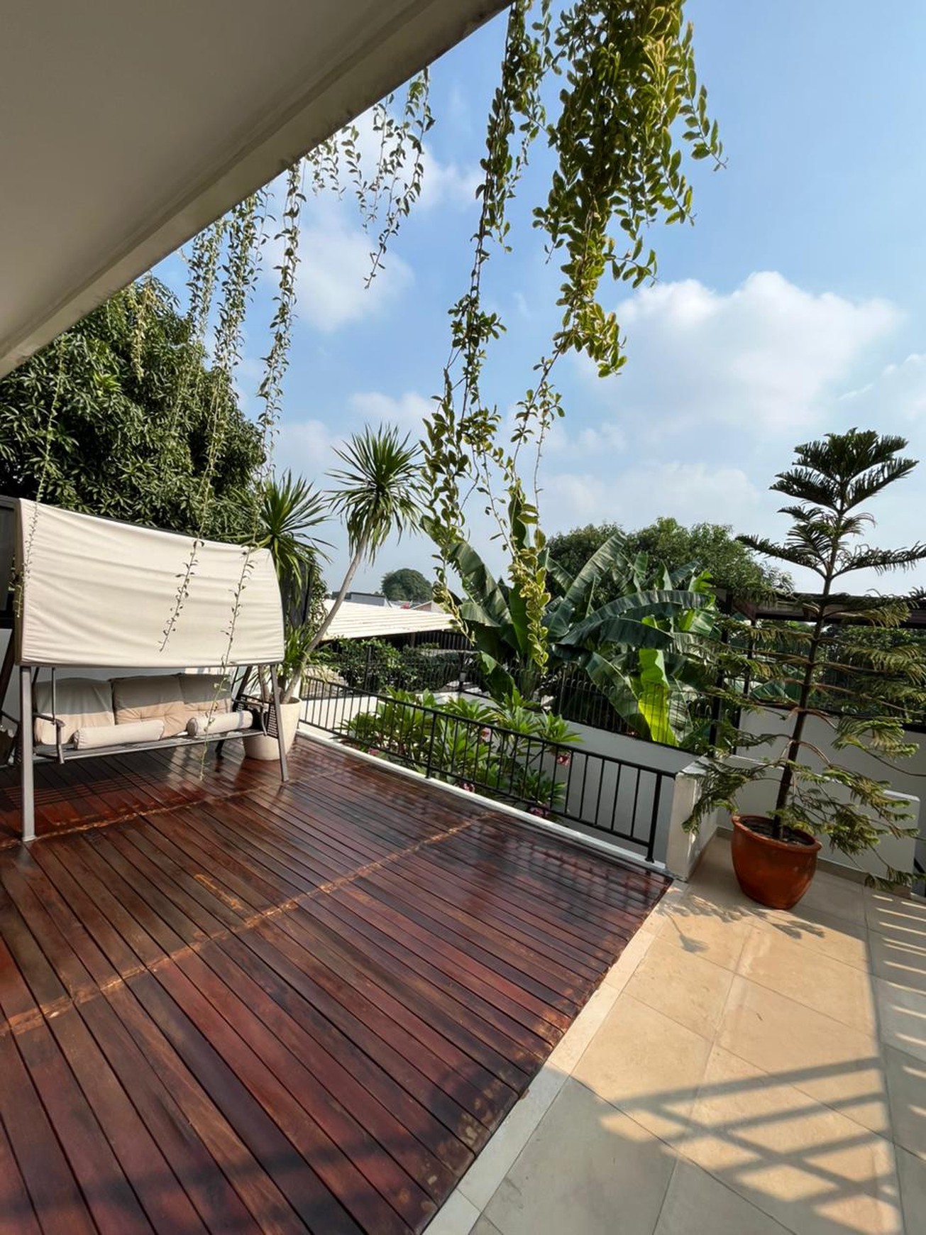 Rumah Di Bintaro Cantik 2½  Lantai SHM Siap Huni dalam Cluster @Bintaro Sektor 9