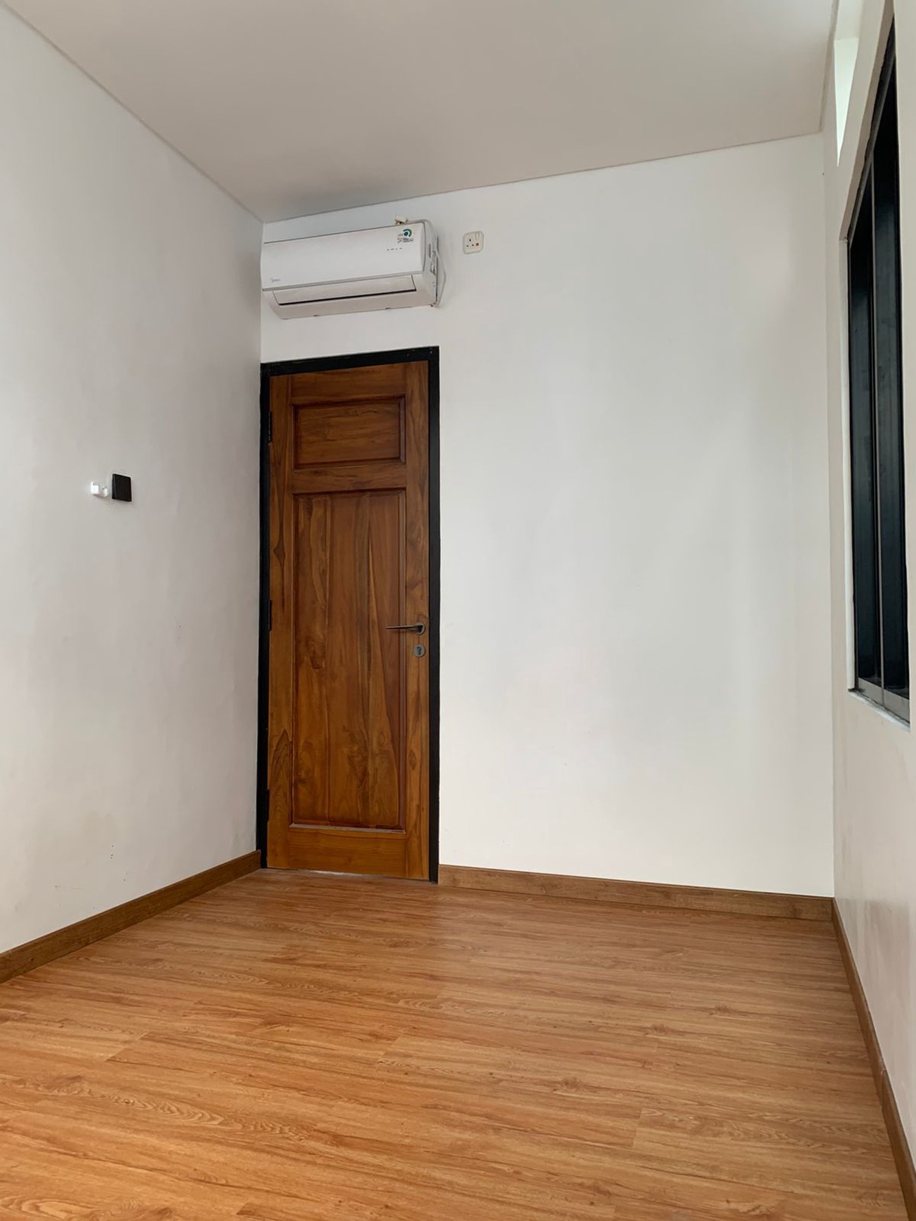 Dijual Rumah Baru Citraland Crystal Golf Surabaya Barat Modern 3 Lantai Siap Huni