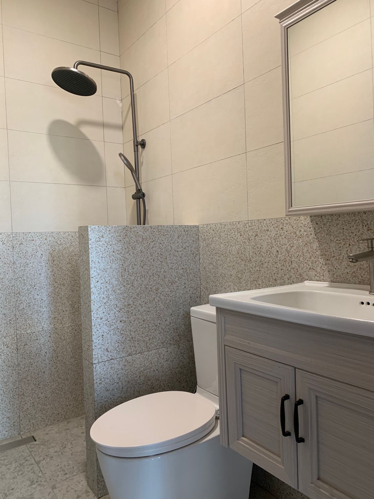 Dijual Rumah Baru Citraland Crystal Golf Surabaya Barat Modern 3 Lantai Siap Huni