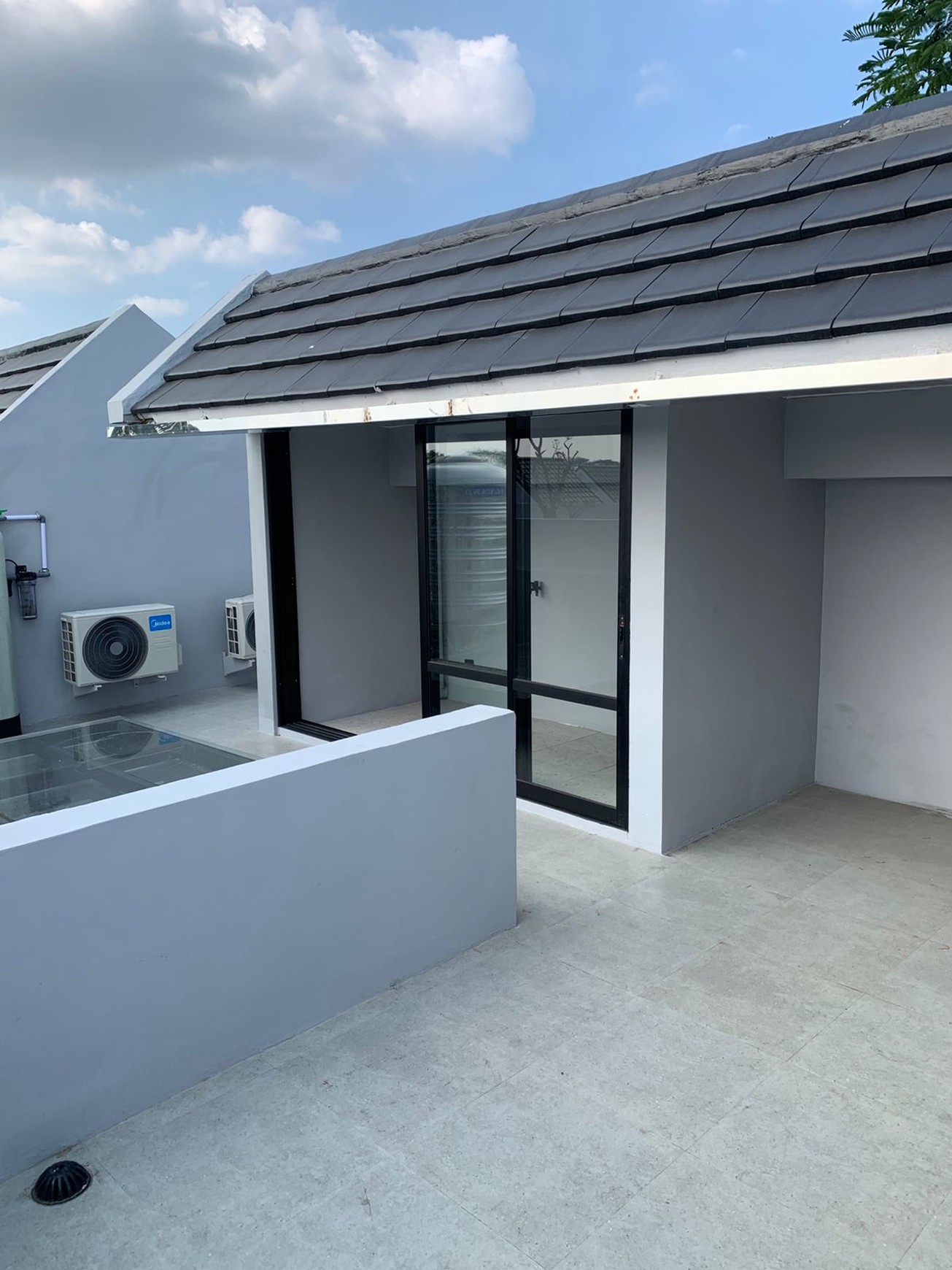 Dijual Rumah Baru Citraland Crystal Golf Surabaya Barat Modern 3 Lantai Siap Huni