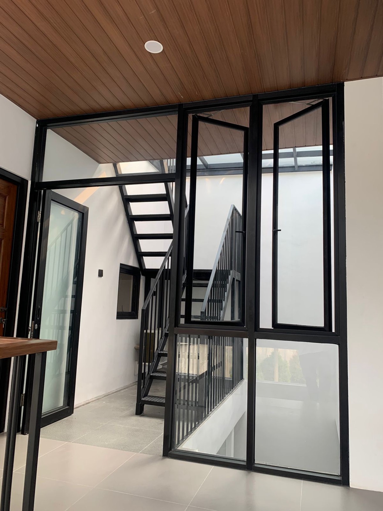 Dijual Rumah Baru Citraland Crystal Golf Surabaya Barat Modern 3 Lantai Siap Huni
