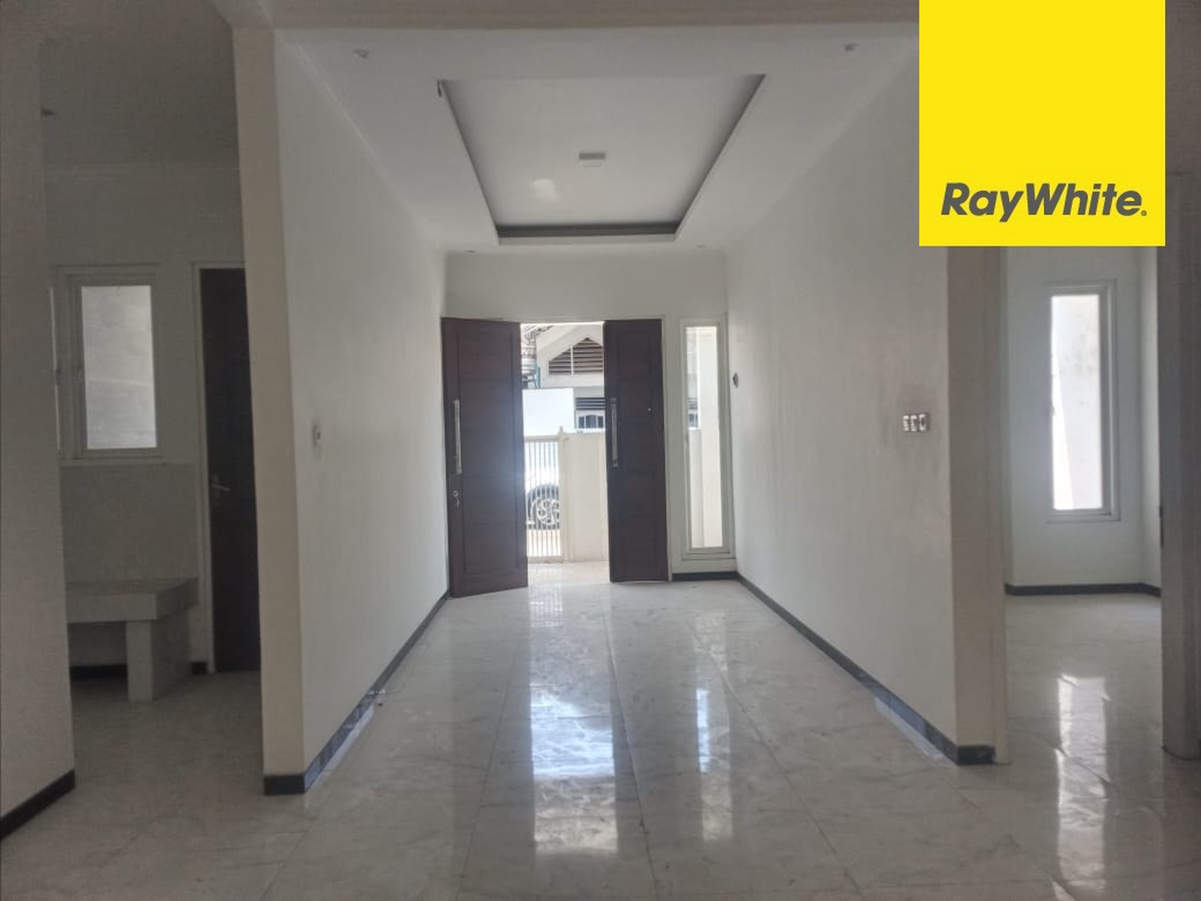 Dijual Rumah SHM di Taman Pondok Indah Wiyung Surabaya