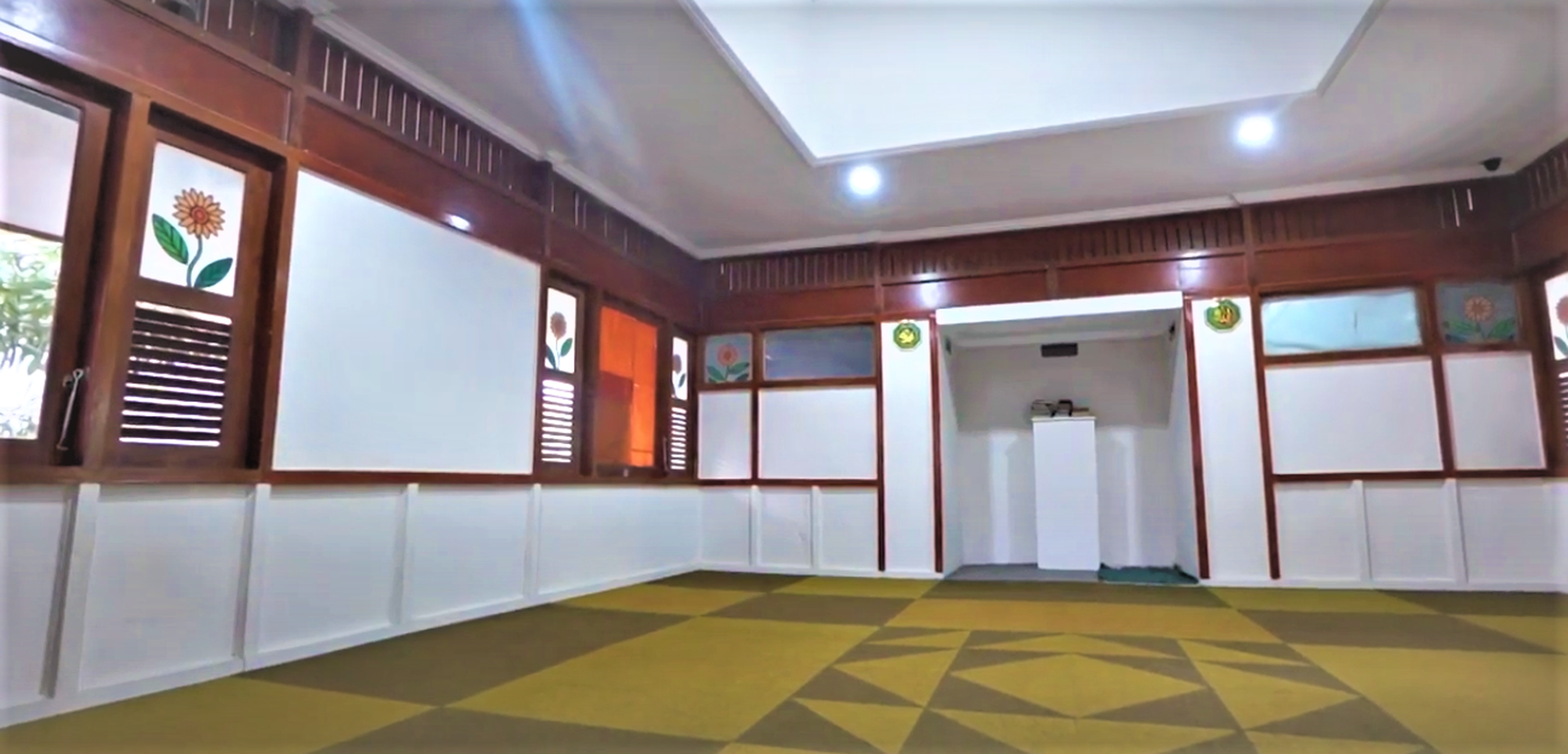 GEDUNG KOMERSIAL PREMIUM - SIAP GUNA & MENGUNTUNGKAN