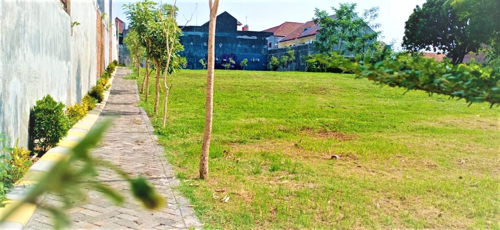 GEDUNG KOMERSIAL PREMIUM - SIAP GUNA & MENGUNTUNGKAN