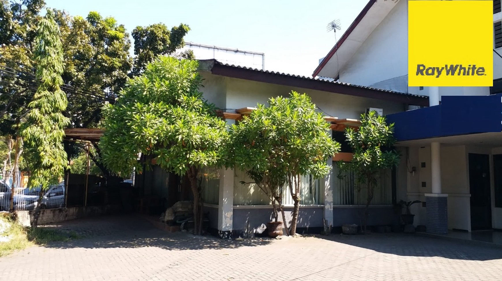 Dijual Gedung 2 lantai di Nol Raya Prapen Surabaya
