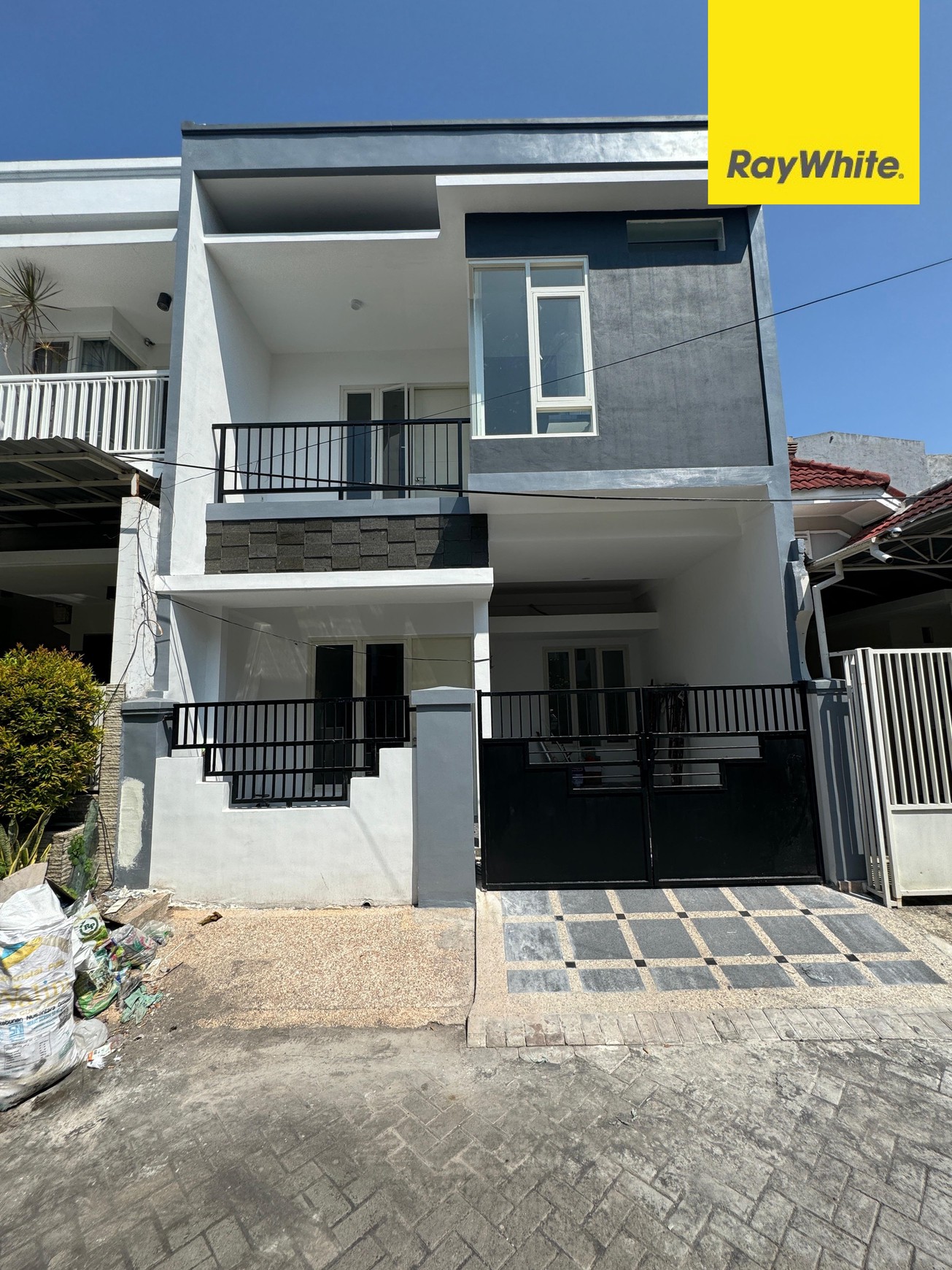 Dijual Rumah 2 lantai di Pantai Mentari Kenjeran Surabaya