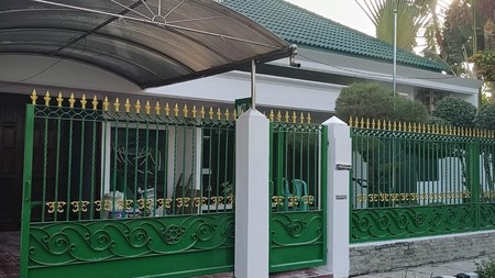 Disewakan Rumah di Jl Taman Darmo Baru Surabaya