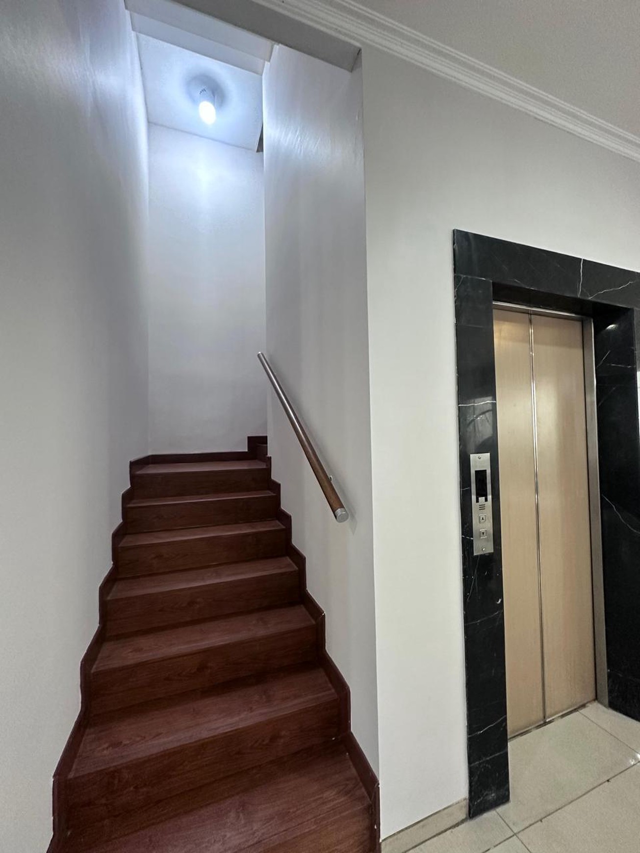 DIJUAL BRAWIJAYA TOWNHOUSE KEBAYORAN BARU JAKARTA SELATAN