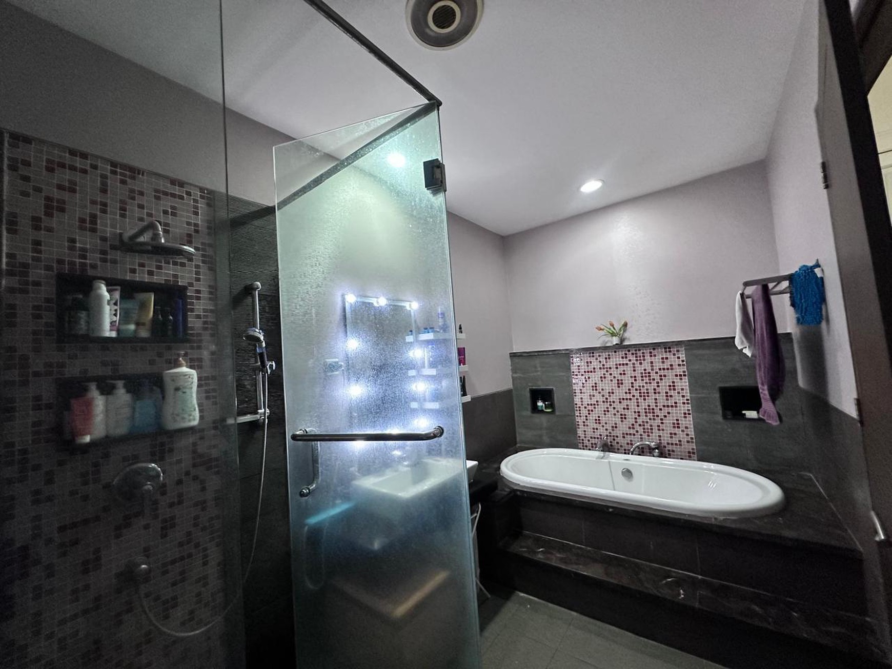 DIJUAL BRAWIJAYA TOWNHOUSE KEBAYORAN BARU JAKARTA SELATAN