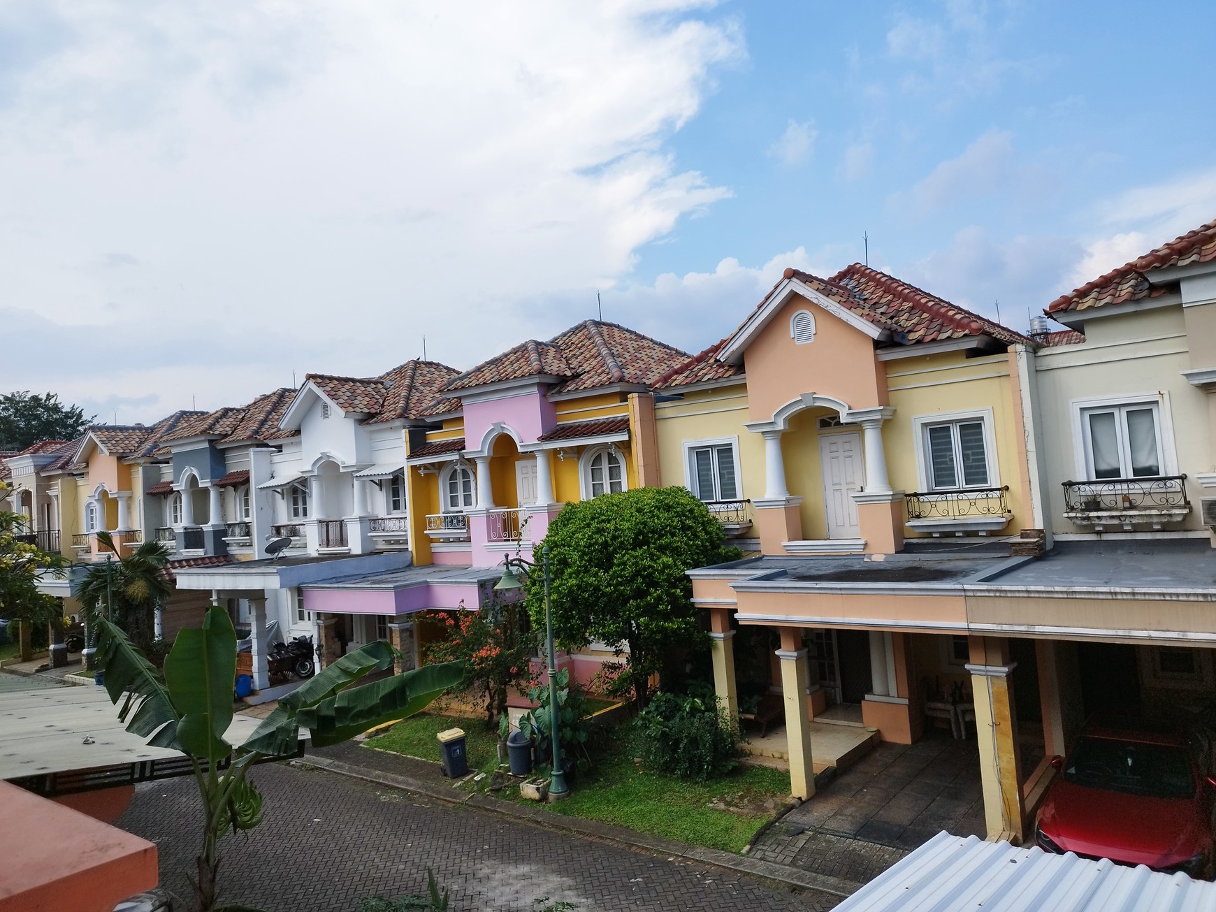 Rumah Rapi Siap Huni Murah di Raffless Hills, Cibubur