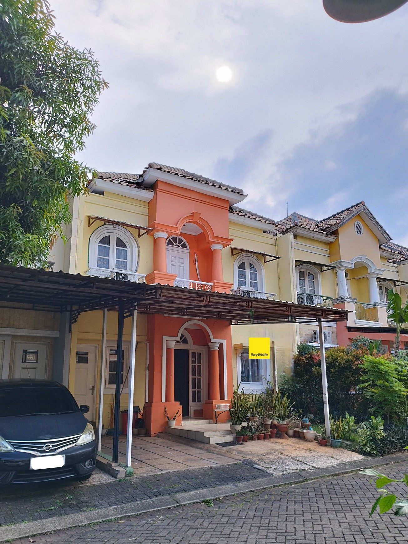 Rumah Rapi Siap Huni Murah di Raffless Hills, Cibubur