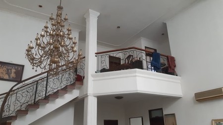 Dijual rumah 2 lantai dekat Antasari