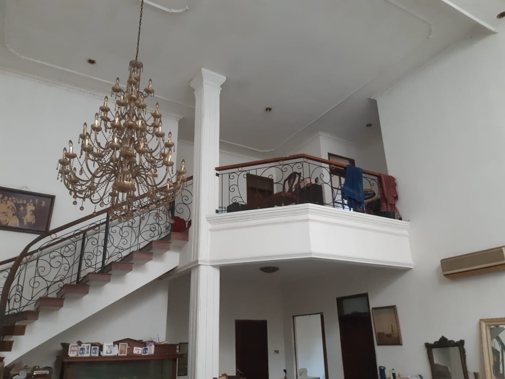 Dijual rumah 2 lantai dekat Antasari