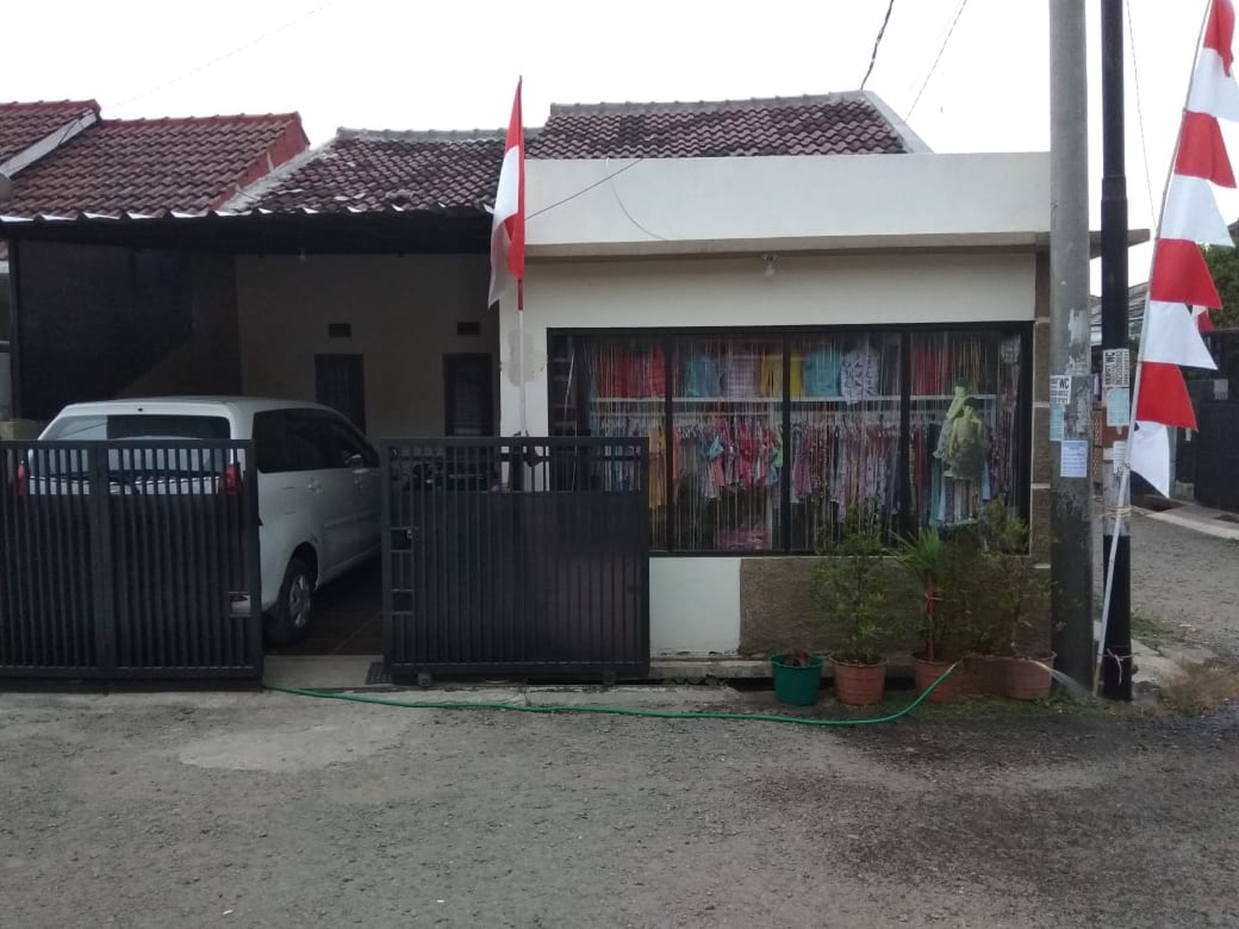 Rumah tenang dan nyaman di Komplek Permata Biru Cileunyi, Bandung!