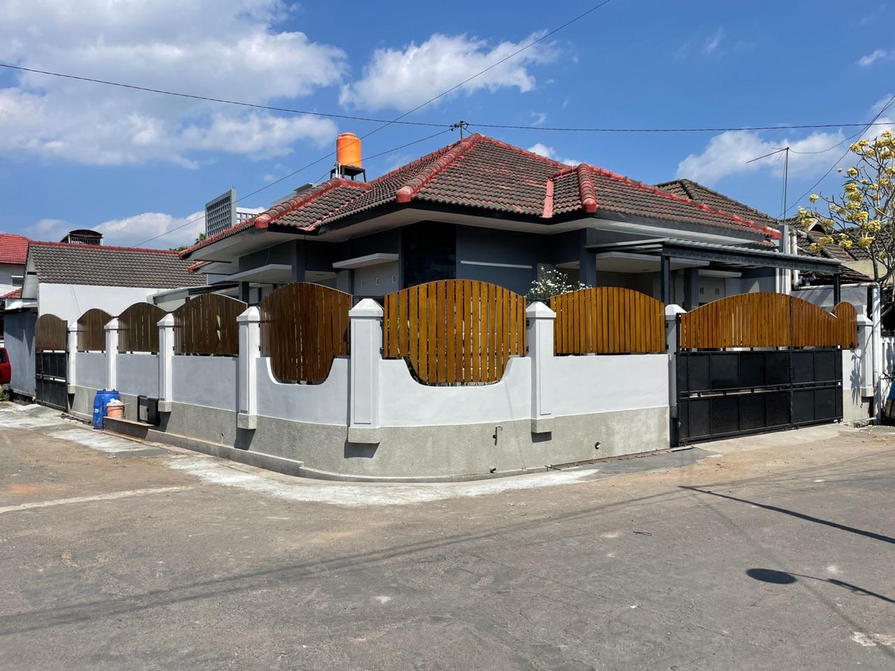 Rumah Tinggal Strategis Lokasi Dekat Stadion Maguwoharjo Depok Sleman