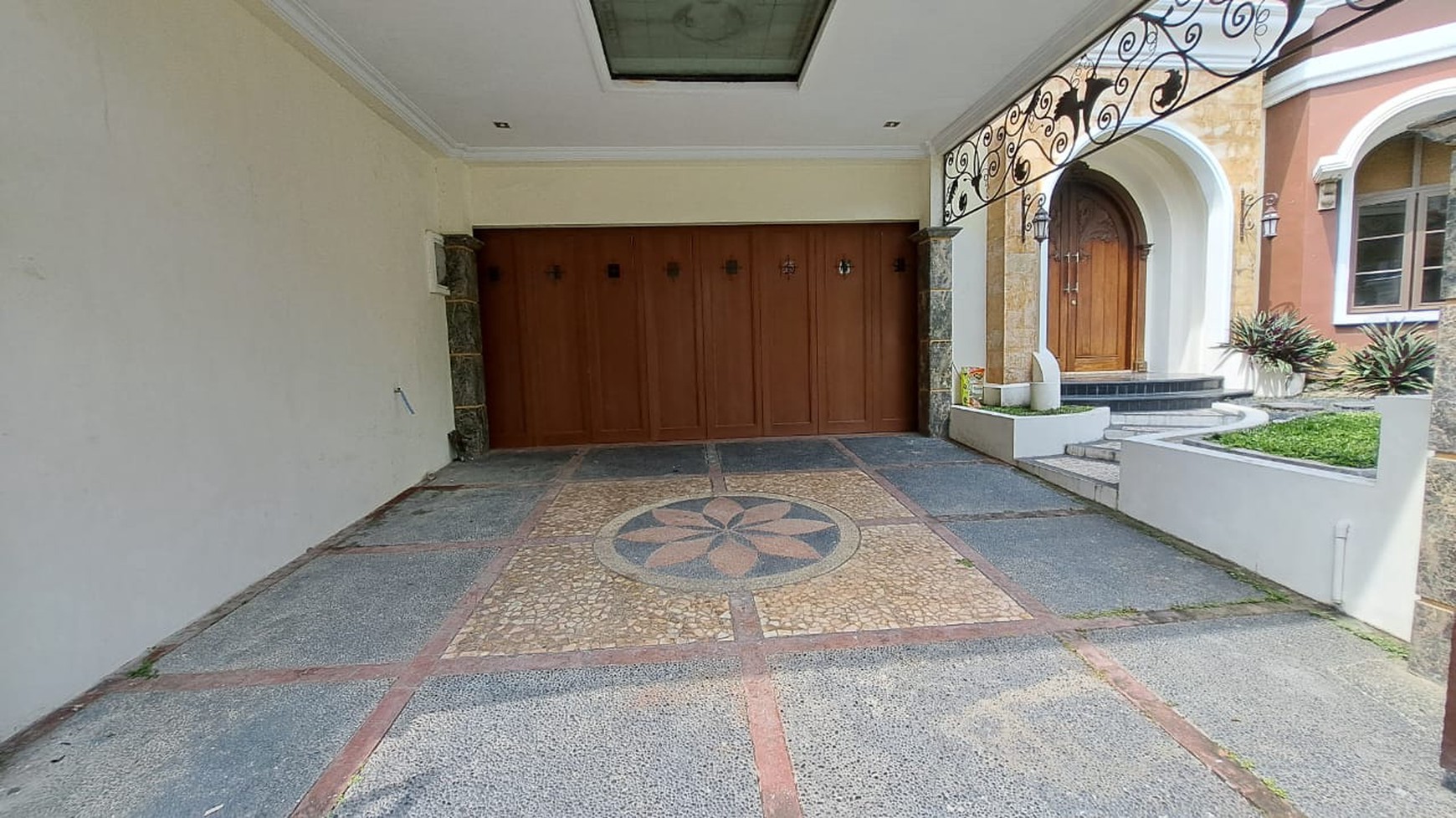 Disewakan Rumah Full Furnish dalam Perum Elite Casa Grande Depok Sleman 