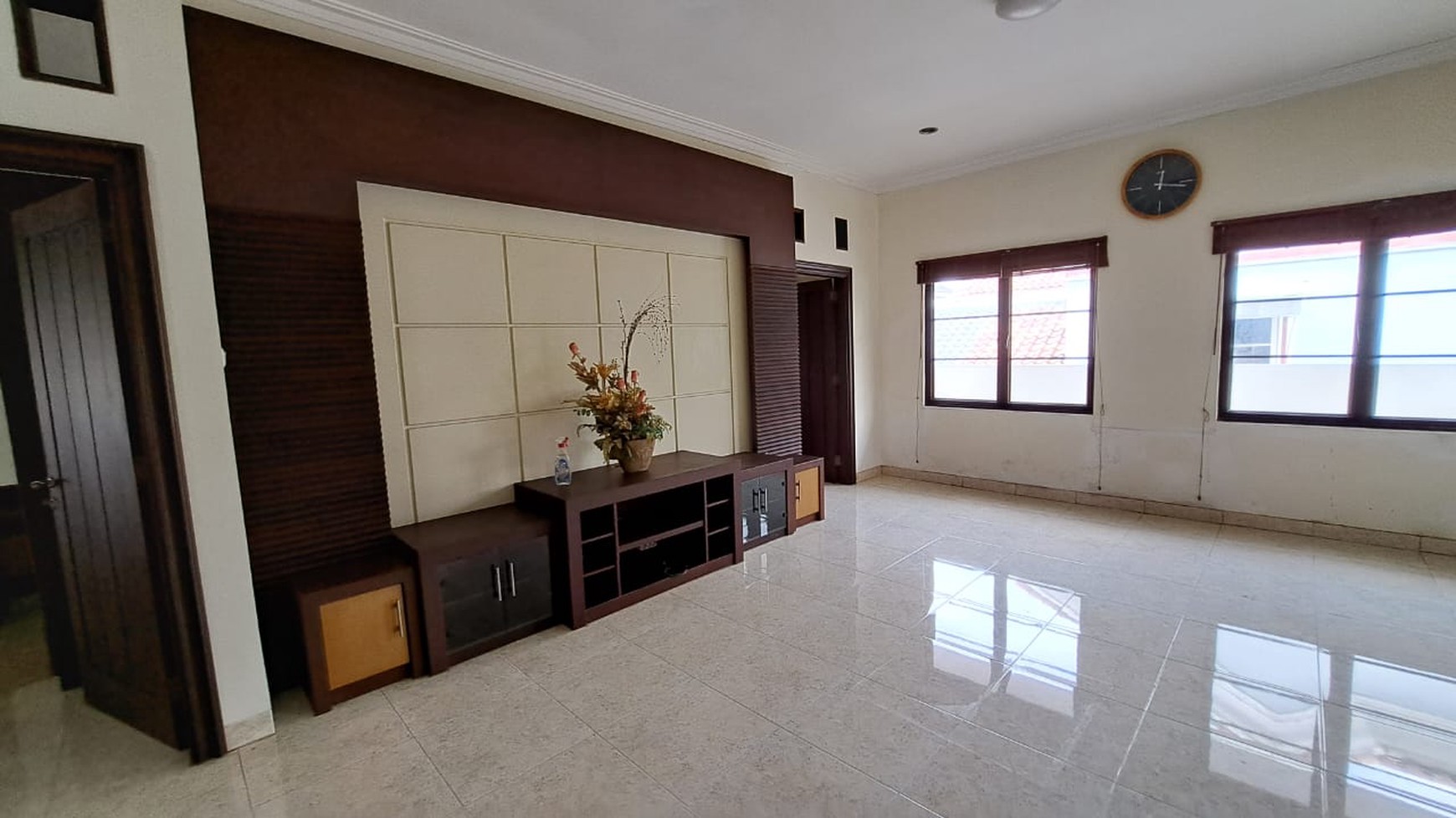 Disewakan Rumah Full Furnish dalam Perum Elite Casa Grande Depok Sleman 