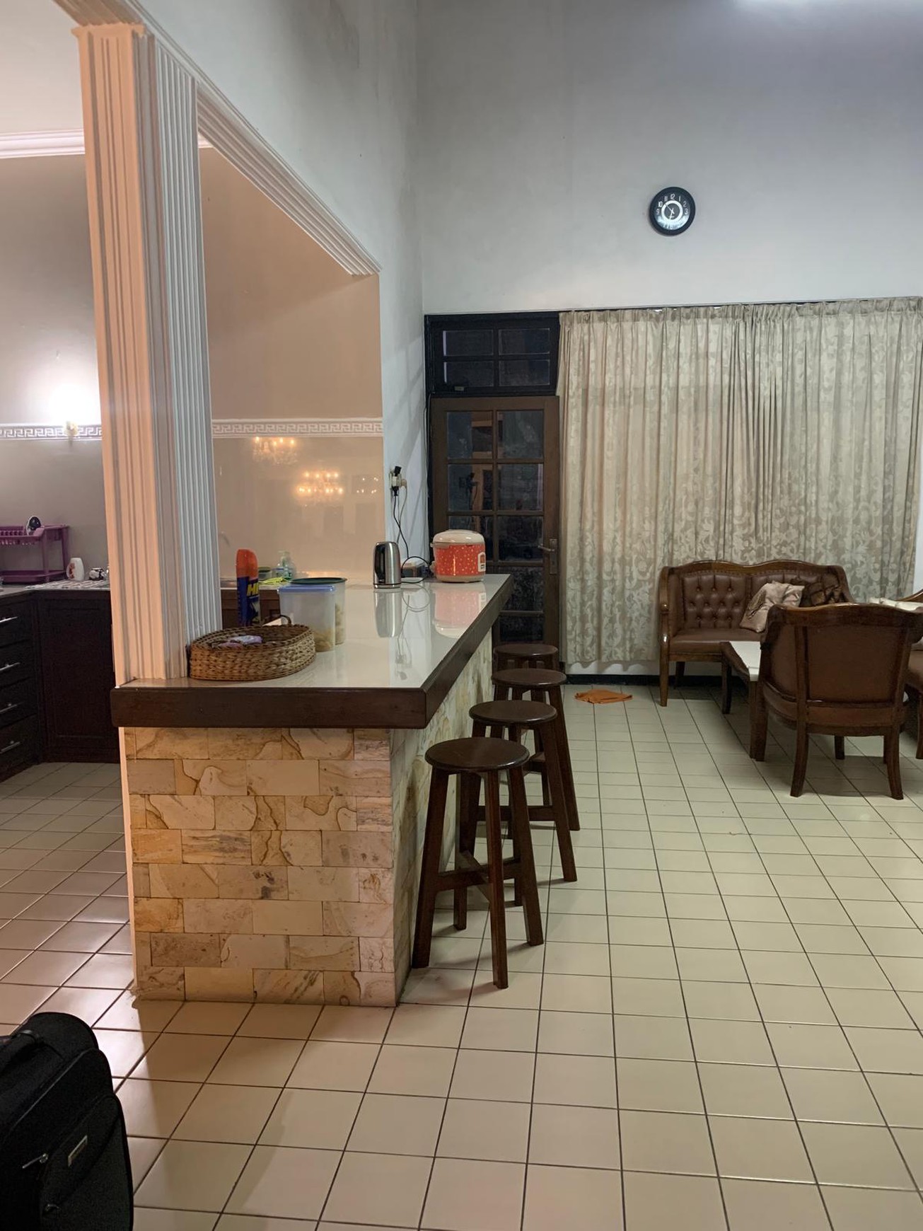 Villa Eksklusif di Prigen - Hadap Akarsana, Taman Hijau & Suasana Sejuk
