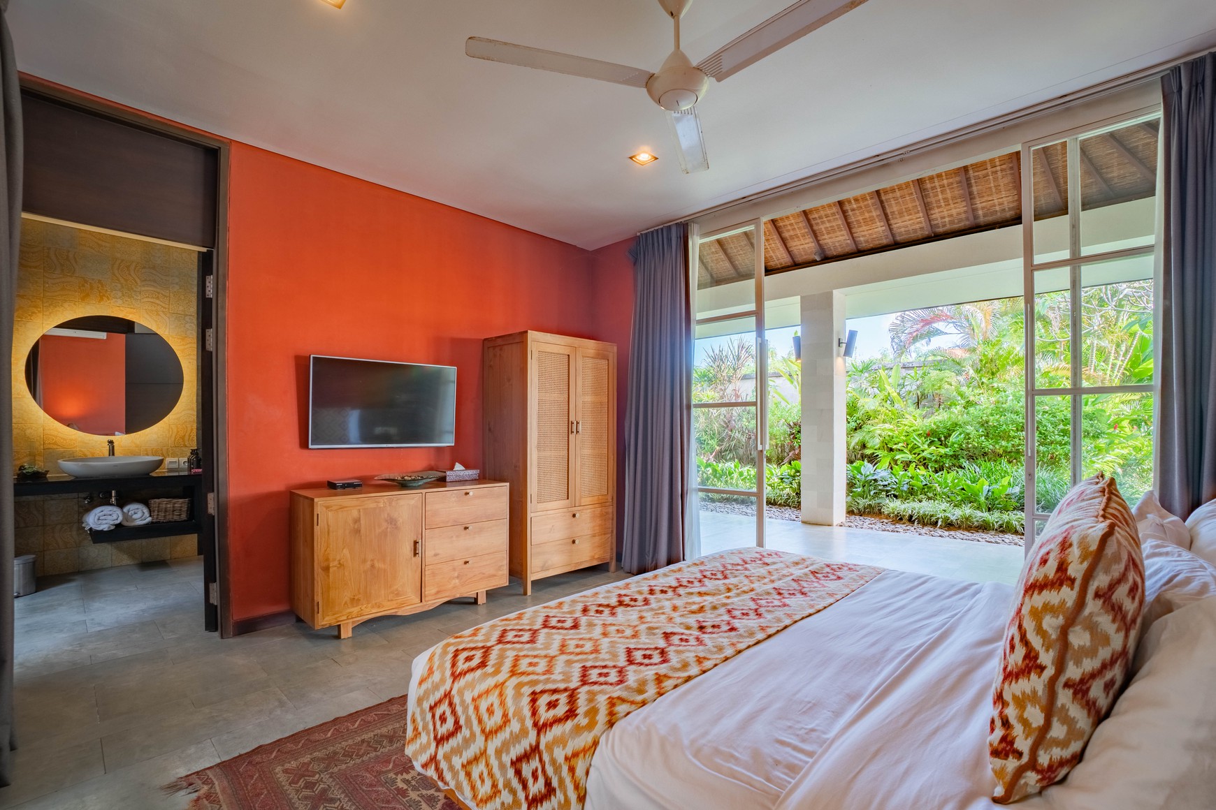 Luxury Villa for Sale, Prime Location in Munggu, Near Beach & Attractions