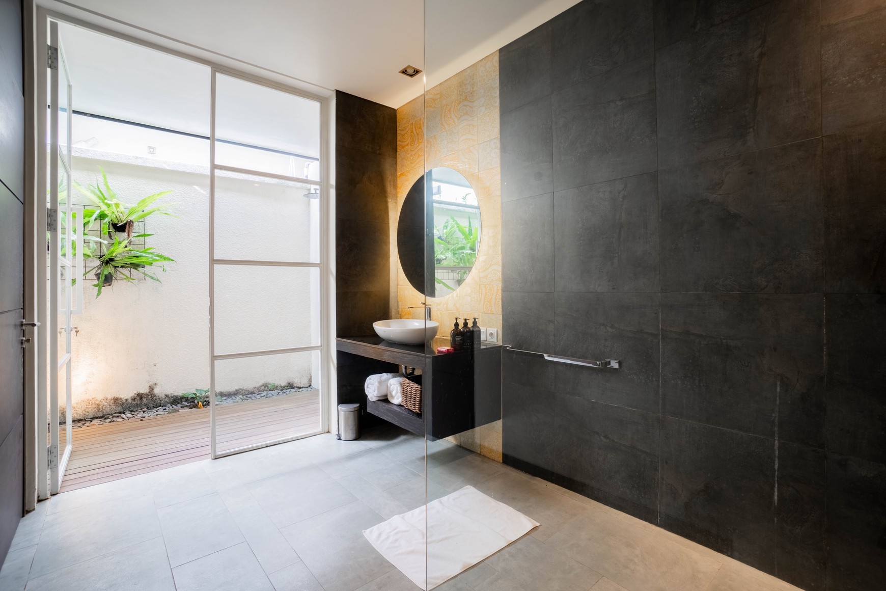 Luxury Villa for Sale, Prime Location in Munggu, Near Beach & Attractions