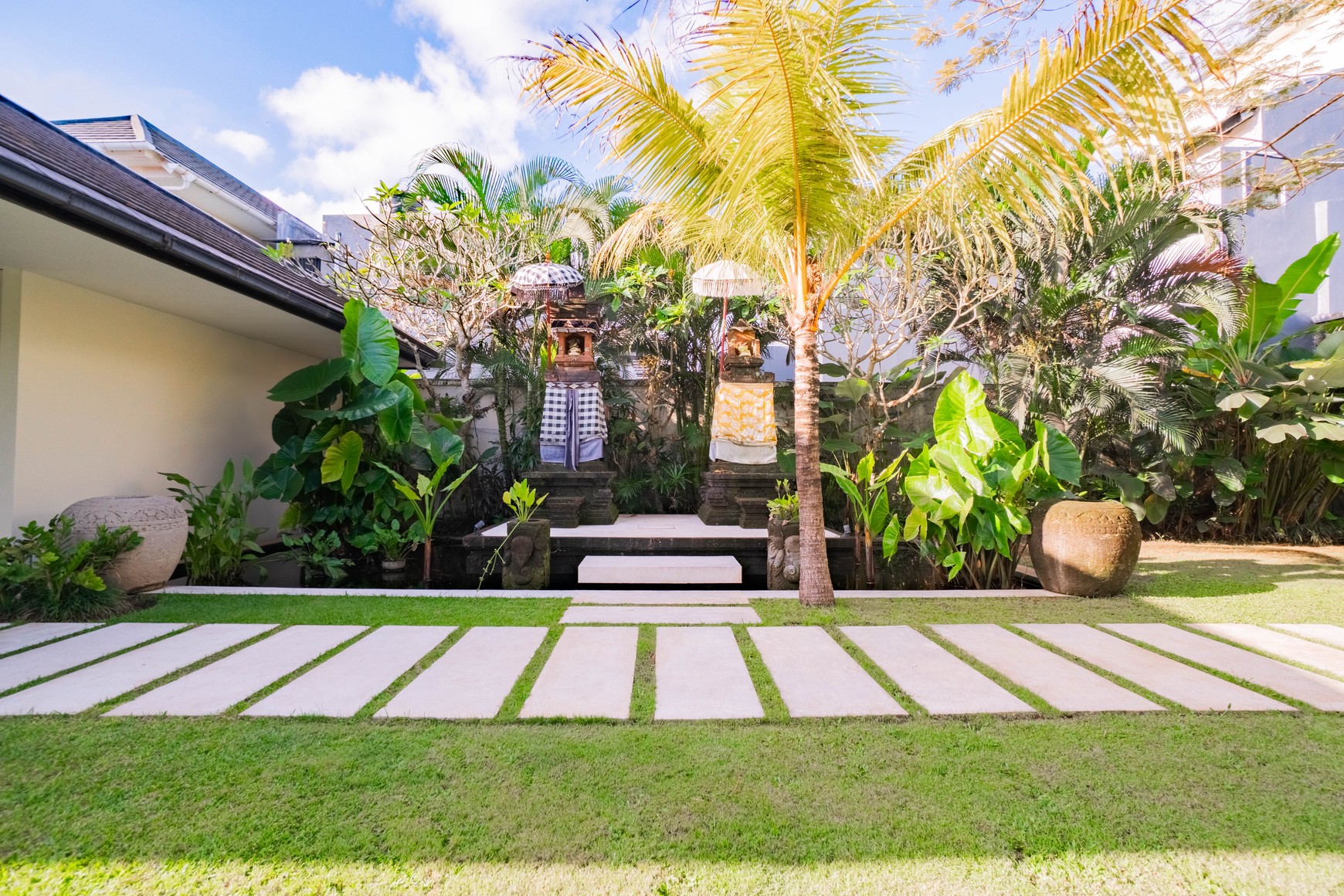 Luxury Villa for Sale, Prime Location in Munggu, Near Beach & Attractions