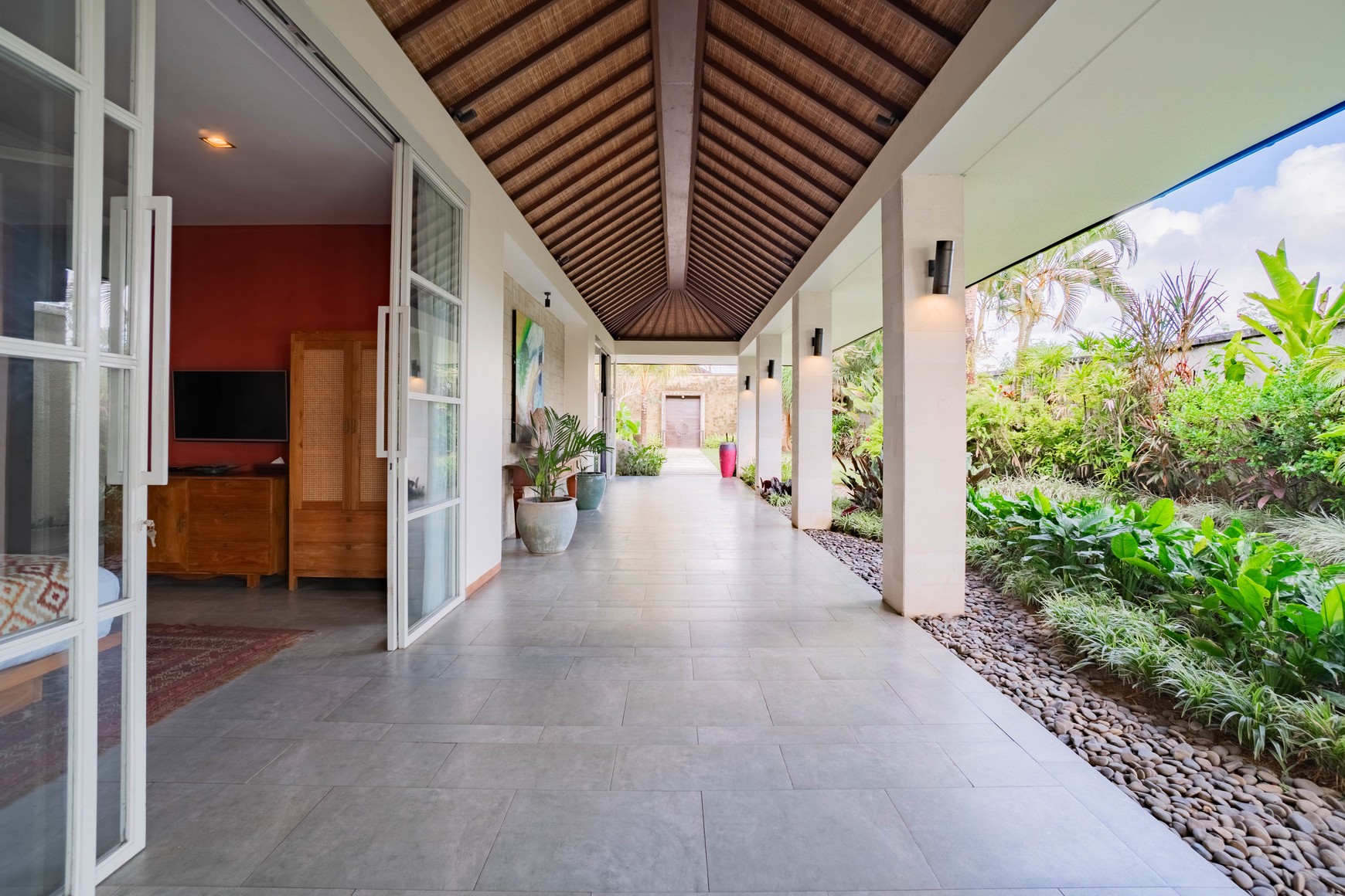 Luxury Villa for Sale, Prime Location in Munggu, Near Beach & Attractions