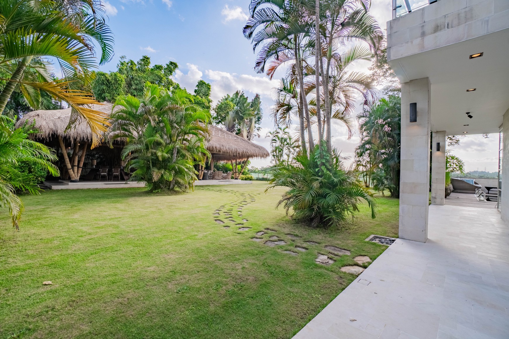 Luxury Villa for Sale, Prime Location in Munggu, Near Beach & Attractions