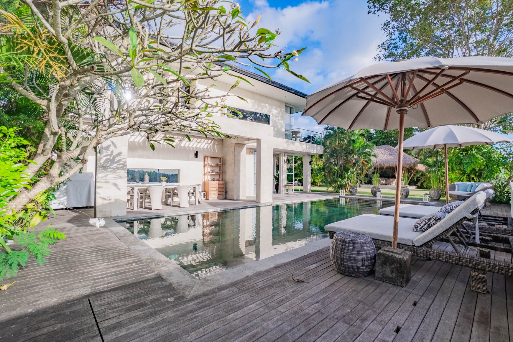 Luxury Villa for Sale, Prime Location in Munggu, Near Beach & Attractions