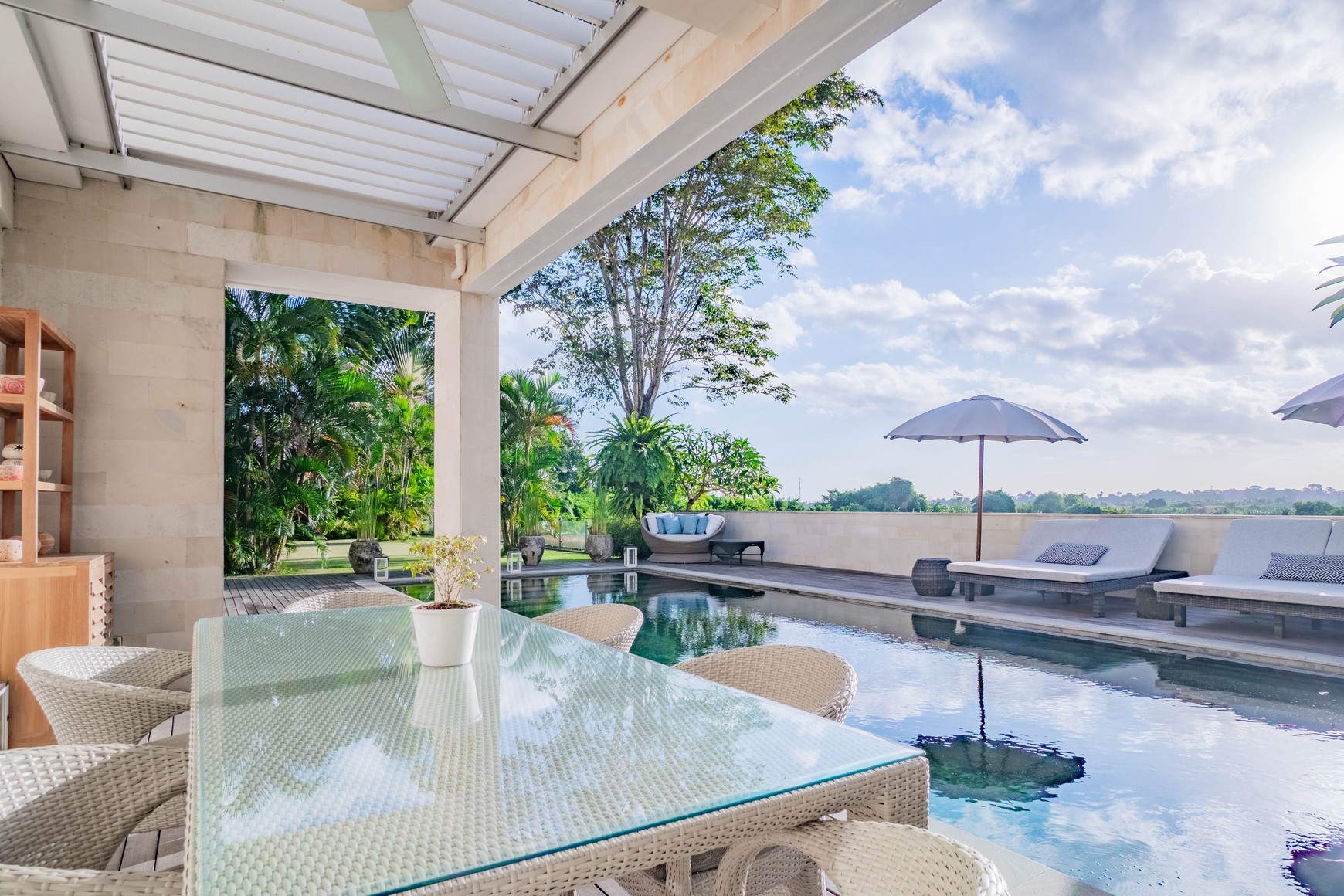 Luxury Villa for Sale, Prime Location in Munggu, Near Beach & Attractions