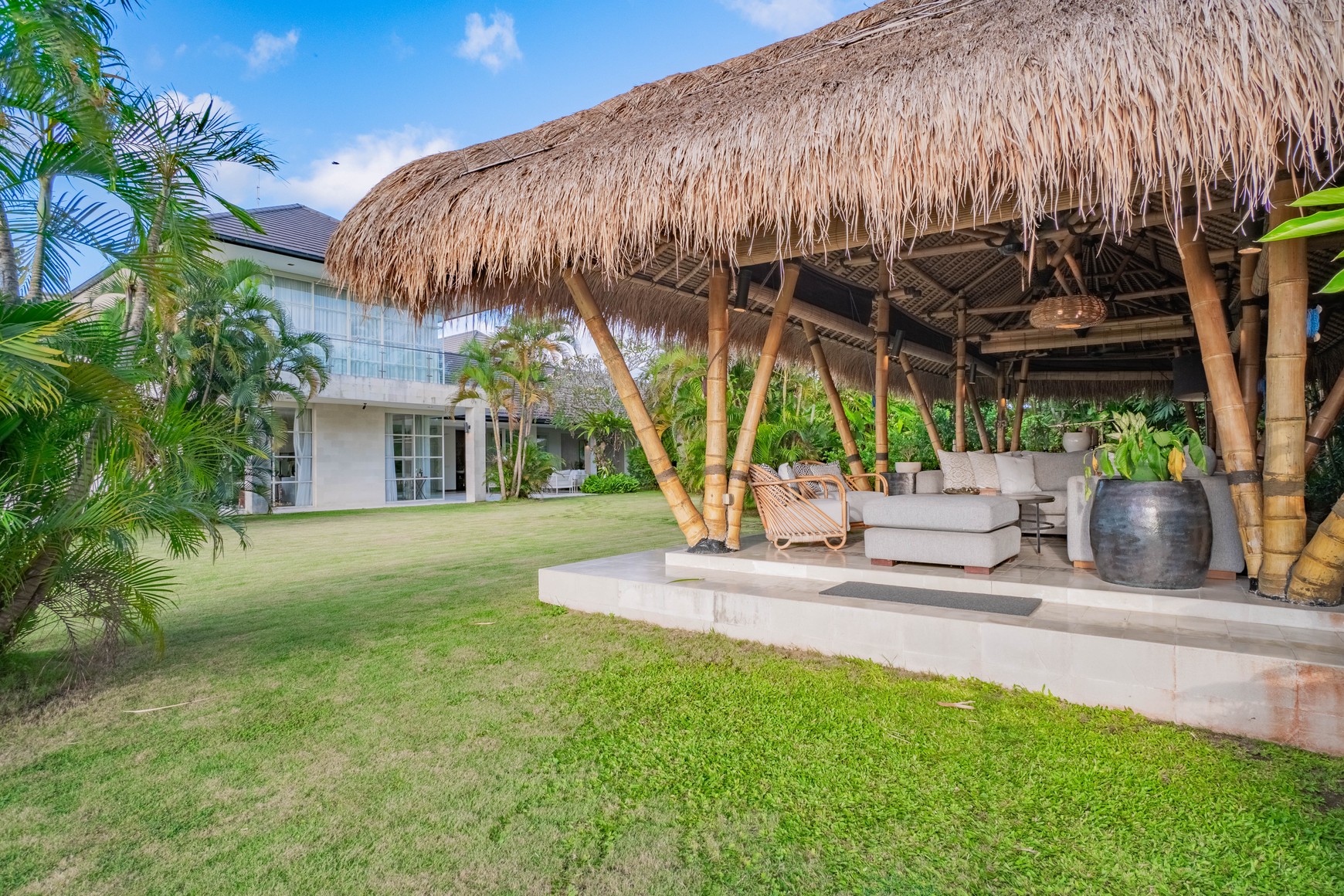 Luxury Villa for Sale, Prime Location in Munggu, Near Beach & Attractions