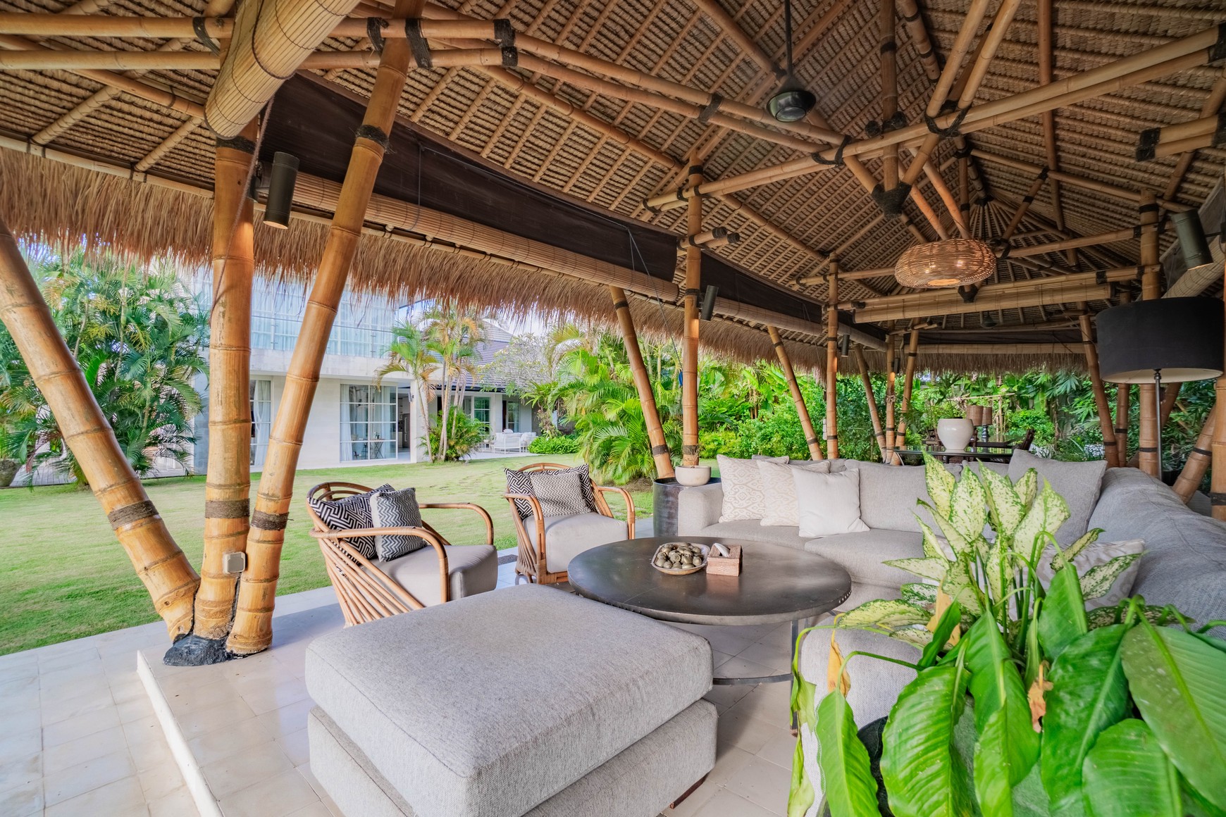 Luxury Villa for Sale, Prime Location in Munggu, Near Beach & Attractions