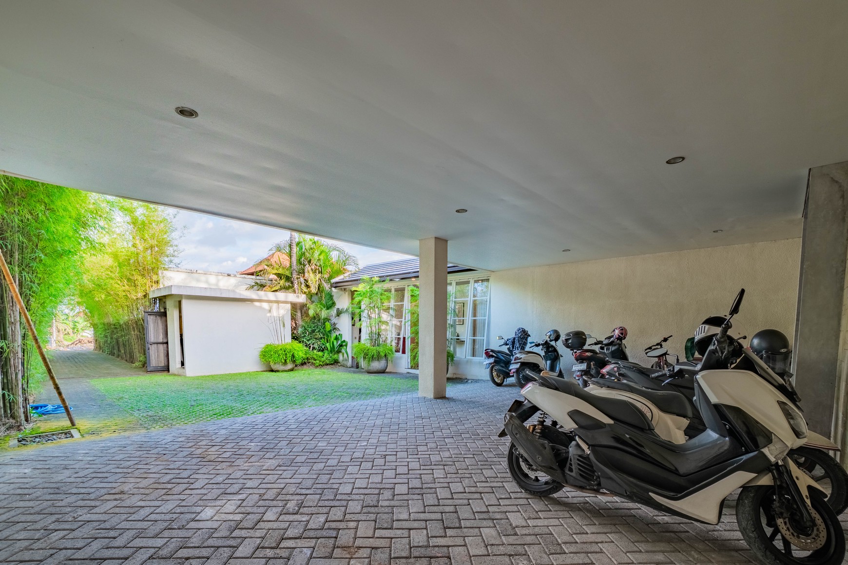 Luxury Villa for Sale, Prime Location in Munggu, Near Beach & Attractions
