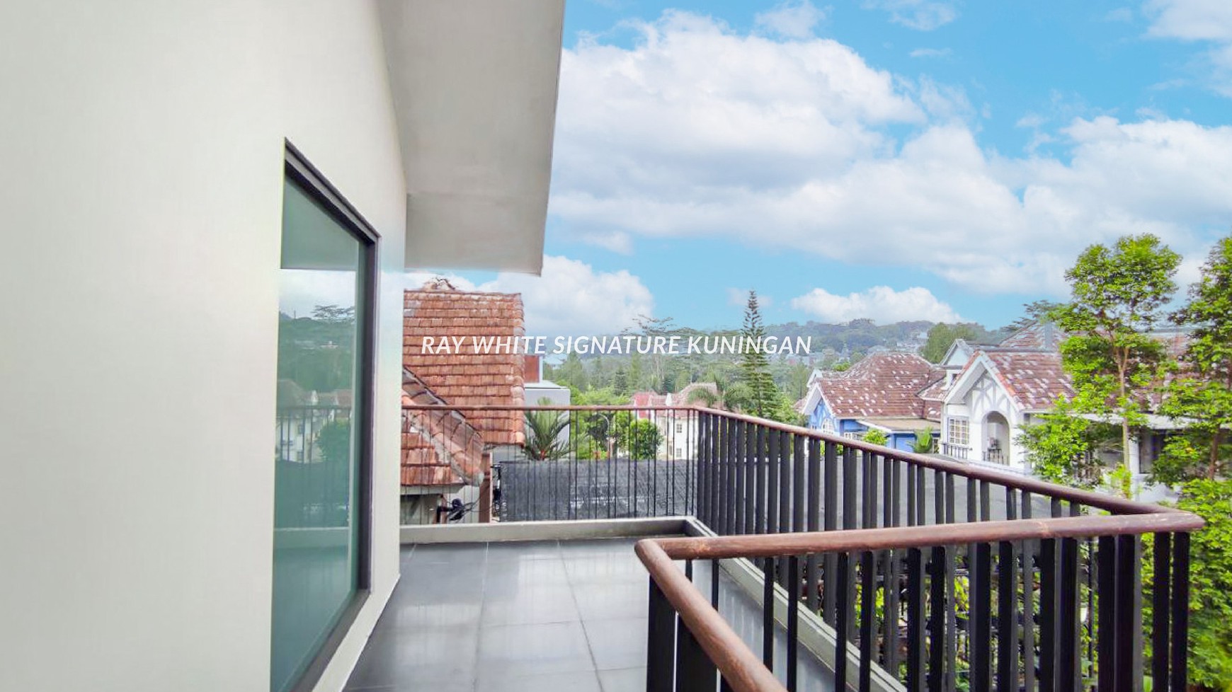Dijual Rumah Mewah Full Renovasi Di Sentul City Bogor , SHM 