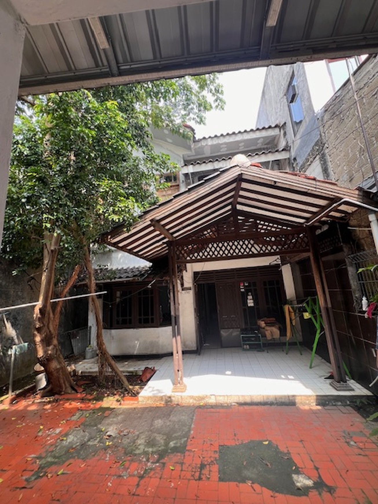 Dijual Rumah Tua di area komersial Pasar Minggu