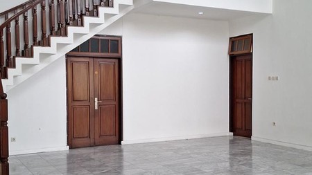 RUMAH DISEWA JALAN GAHARU JAKARTA SELATAN
