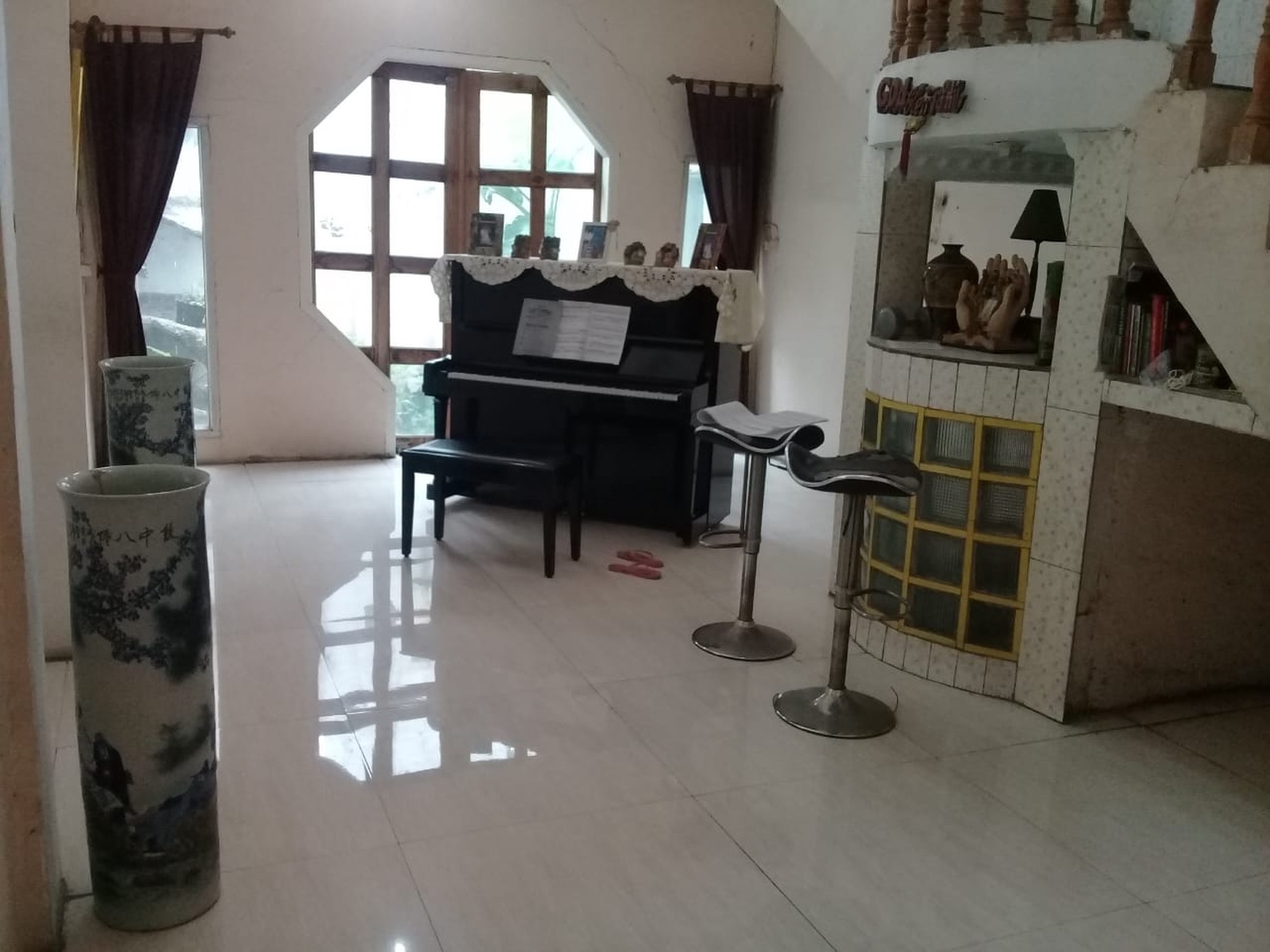 INVESTASI MENGUNTUNGKAN, KLINIK BERIKUT RUMAH, RUKO, TANAH KOSONG LOKASI STRATEGIS DI JALAN RAYA UTAMA